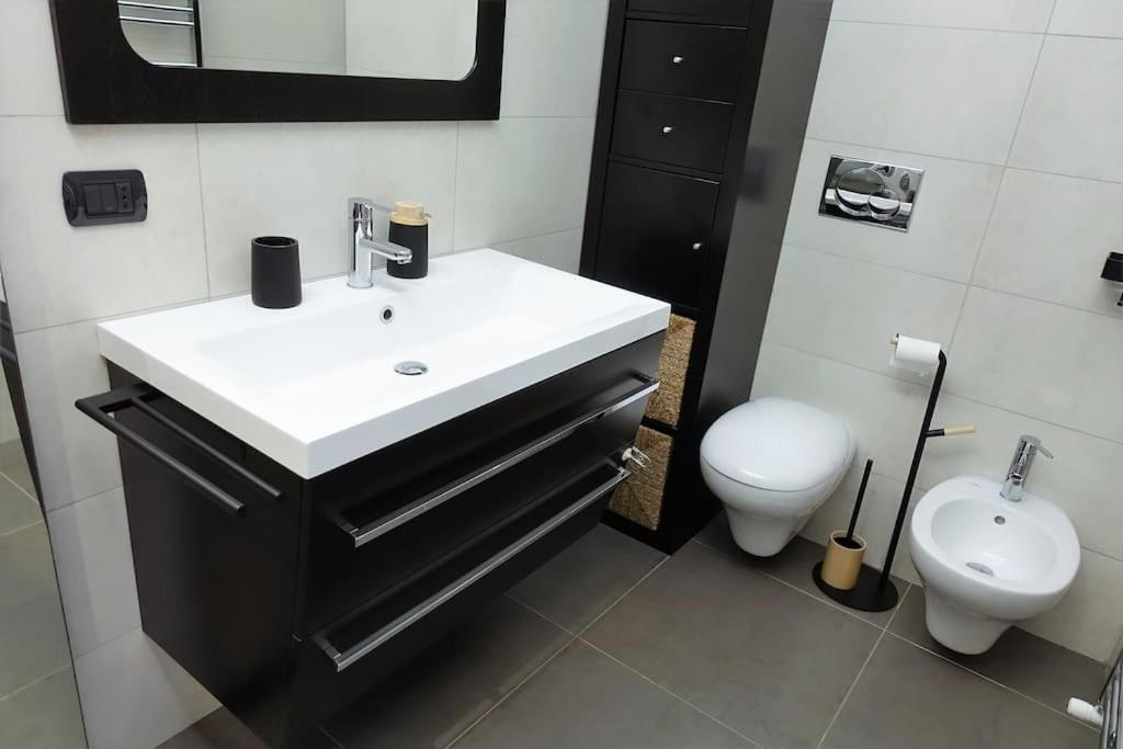 Bari 68 - Comfort Moderno & Fascino Antico Exteriör bild